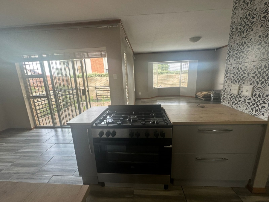To Let 3 Bedroom Property for Rent in Pentagon Park Free State